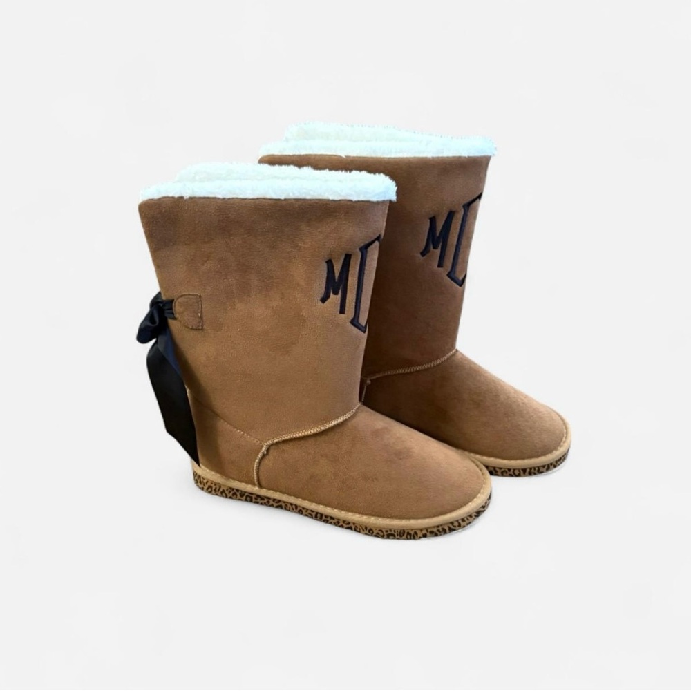 Women’s Winter Boots with Black Bow